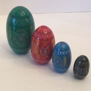 Set of 4 nesting eggs